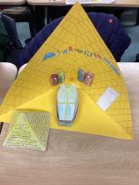 Making Ancient Egyptian style pyramids in P5 Room 8