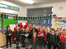 Santa came to visit P3 and told us we were all on the nice list 🎅🏻